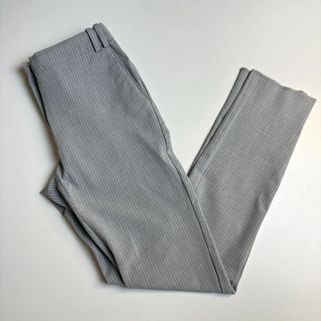 Pantalon gris et blanc à rayure Camaïeu 34